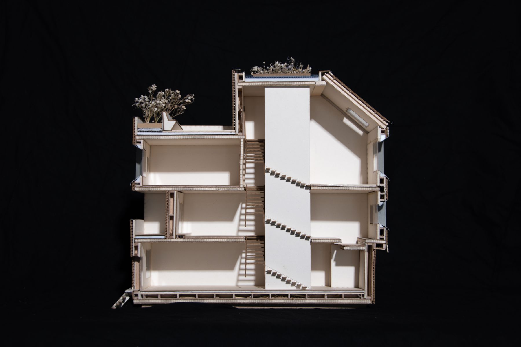 Schnittmodell mit Treppenhaus und Dachterrasse